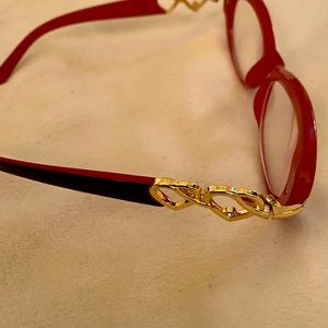 Women eyeglasses for personal prescription lenses inserted of your own. Preowned